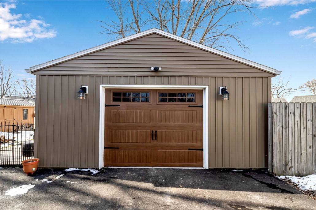 Charming Ranch-style Living: 48 Jesella Dr. North Tonawanda NY