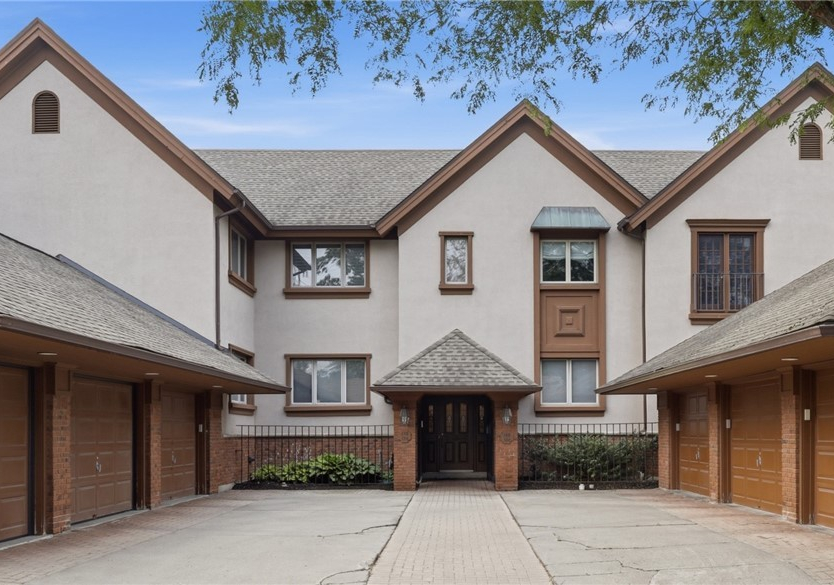 Luxury Amherst NY condo for sale at 182 Castlebrooke Lane