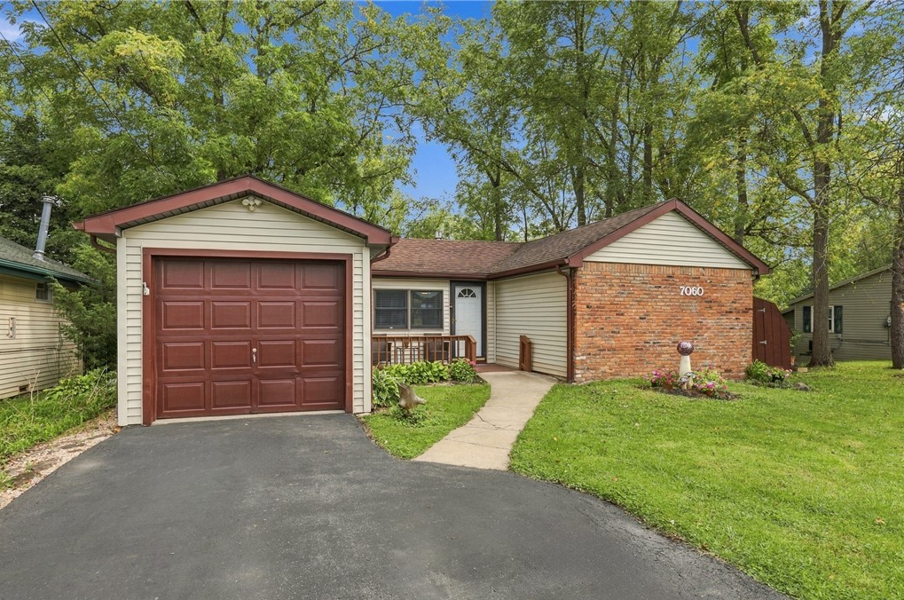 Creekside Lockport NY cottage for sale at 7060 Tonawanda Creek Road