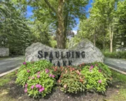 Spaulding Lake entrance sign on large stone